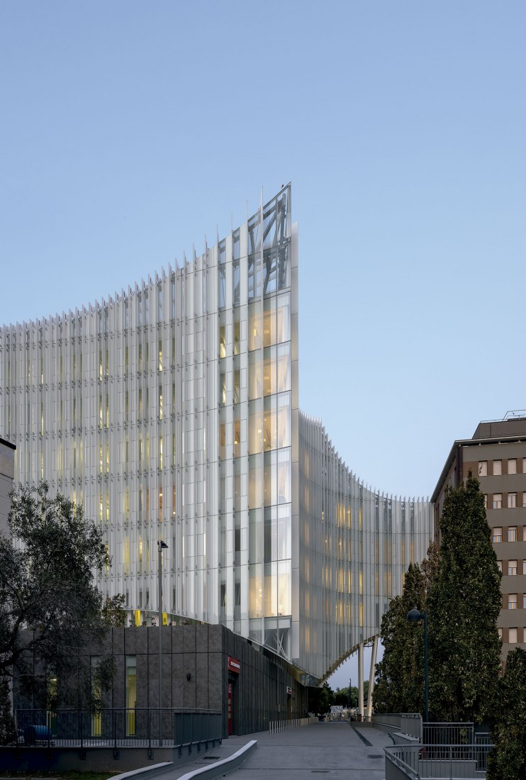 Hospital San Raffaele por Mario Cucinella Architects. Fotografía por Duccio Malagamba.