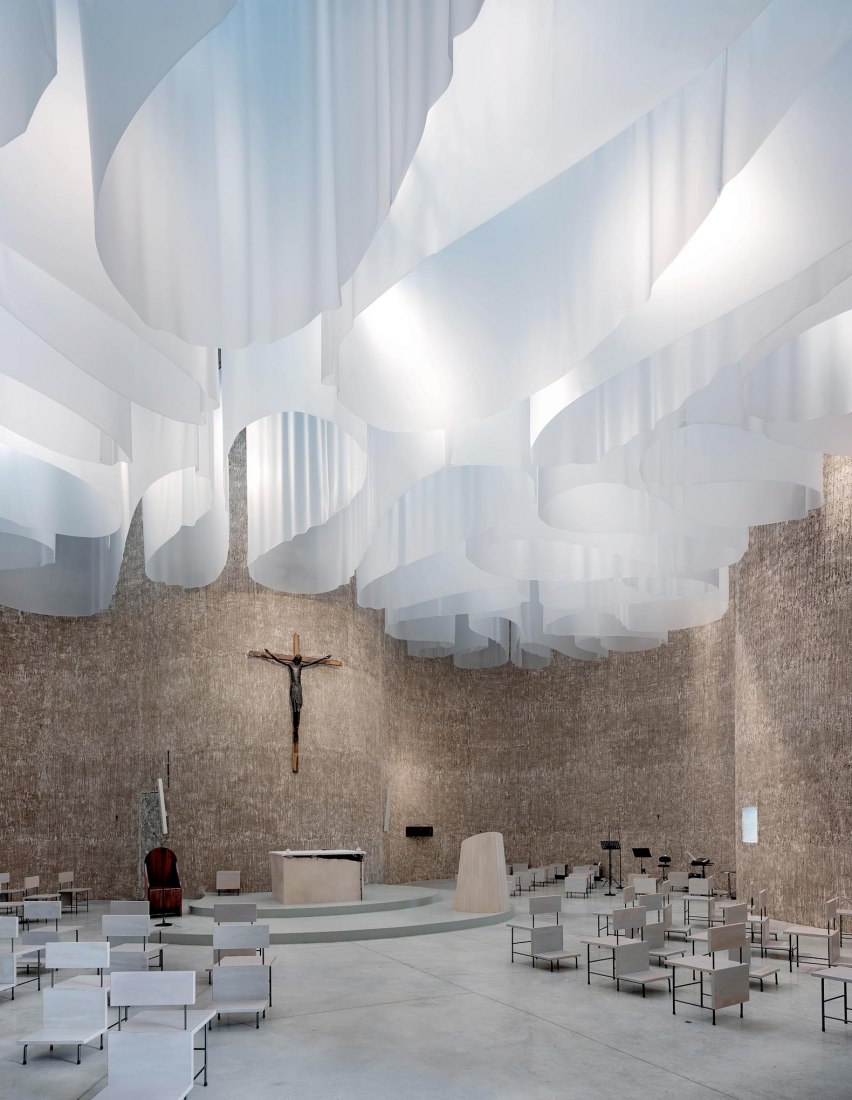 Iglesia de Santa María Goretti por Mario Cucinella Architects. Fotografía por Duccio Malagamba