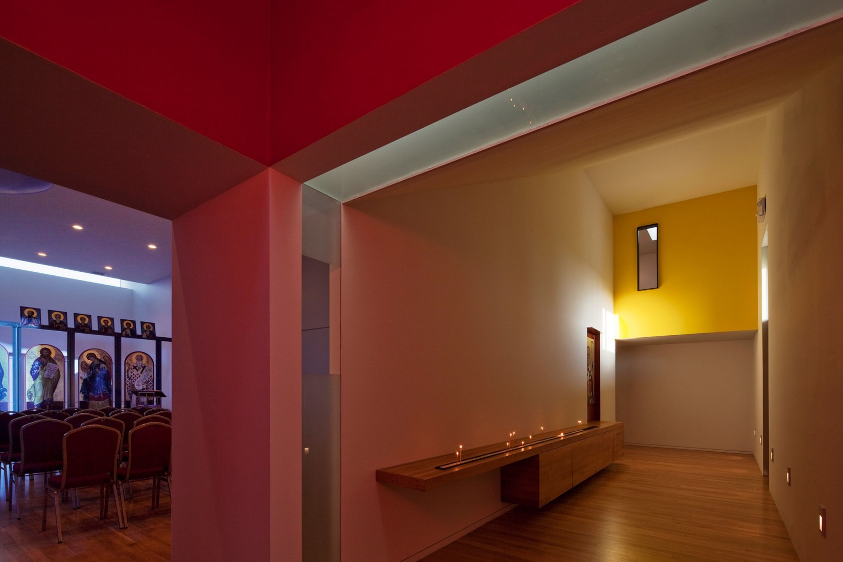 Iglesia Ortodoxa de St. Nicholas Eastern por Marlon Blackwell Architects. Fotografía por Timothy Hursley.