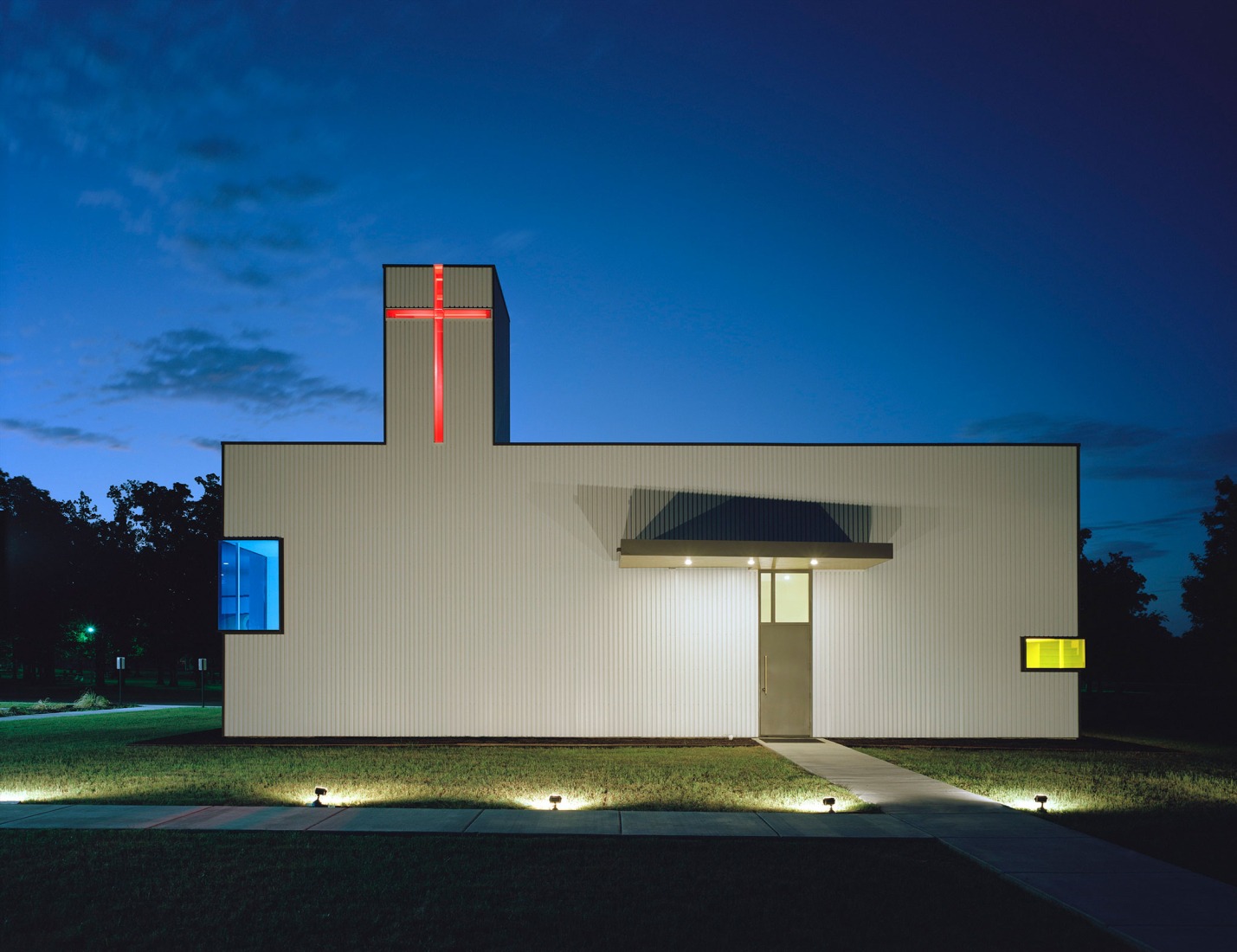 Iglesia Ortodoxa de St. Nicholas Eastern por Marlon Blackwell Architects. Fotografía por Timothy Hursley.