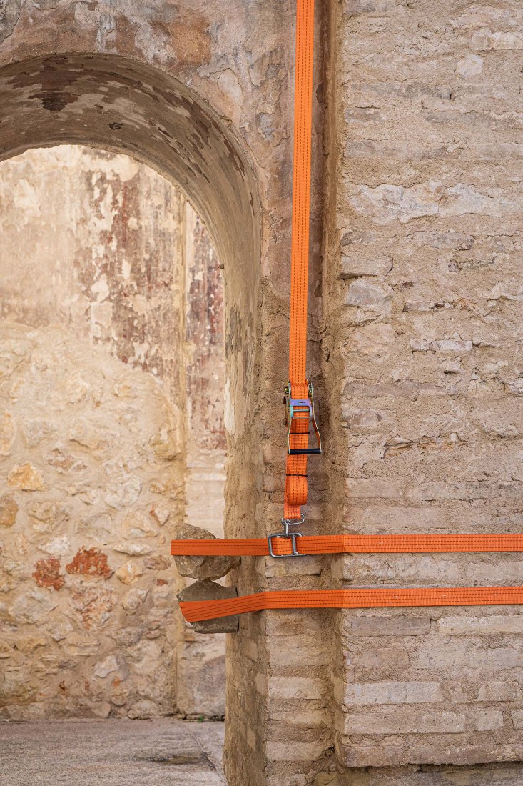 Desplome by Martillo Neumático. Photograph by Antonio Bouzas Barcala
