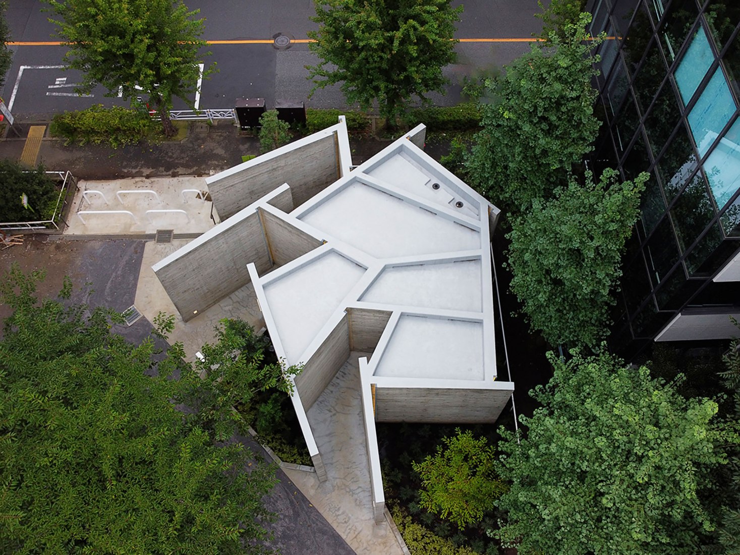 Modern Kawaya Ebisu Park Toilet By Masamichi Katayama Wonderwall The Strength Of Architecture From 1998