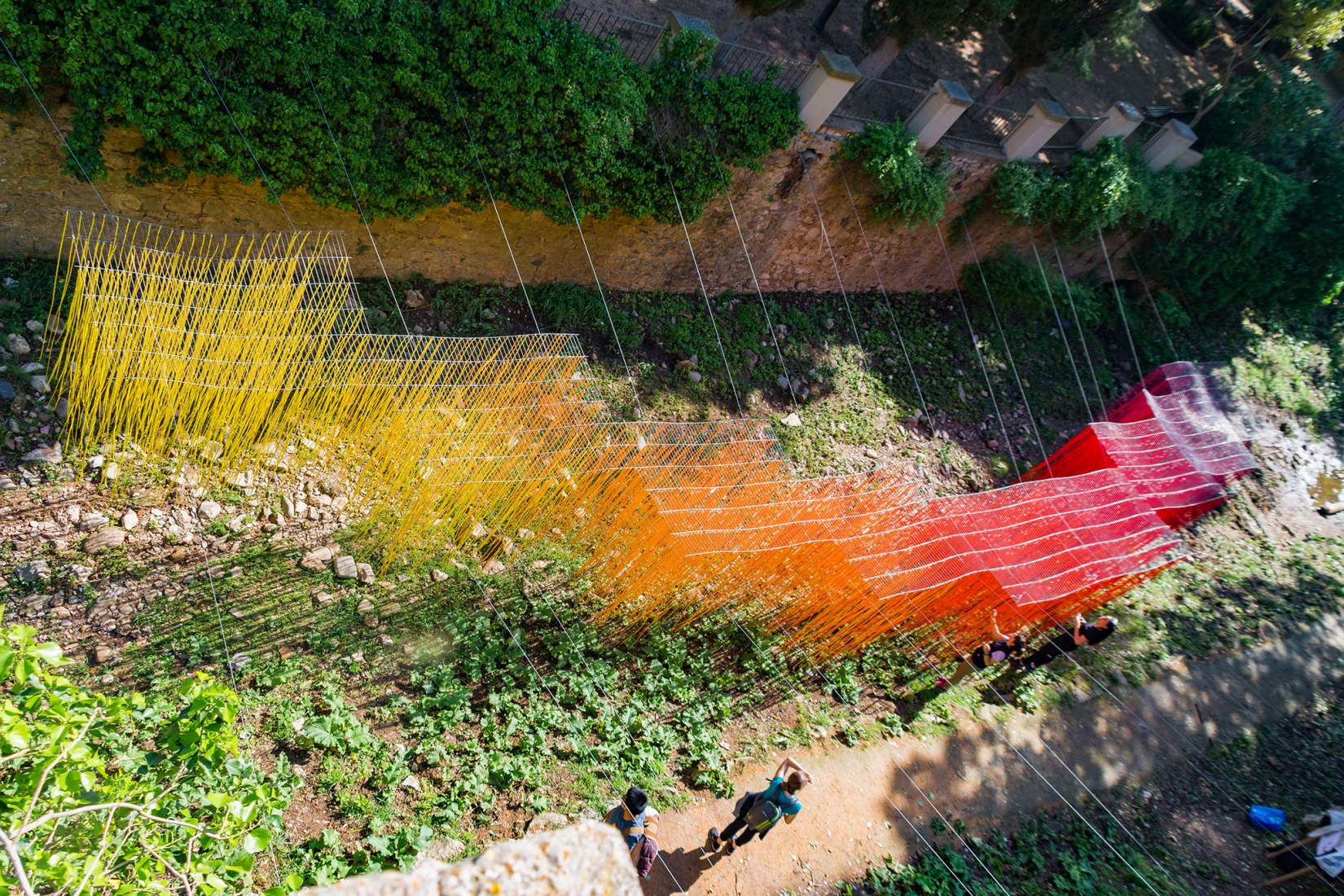 CAUCE – 10 ejemplos de arquitectura efímera para reflexionar sobre el espacio. Fotografía por Sebastian Santacoloma