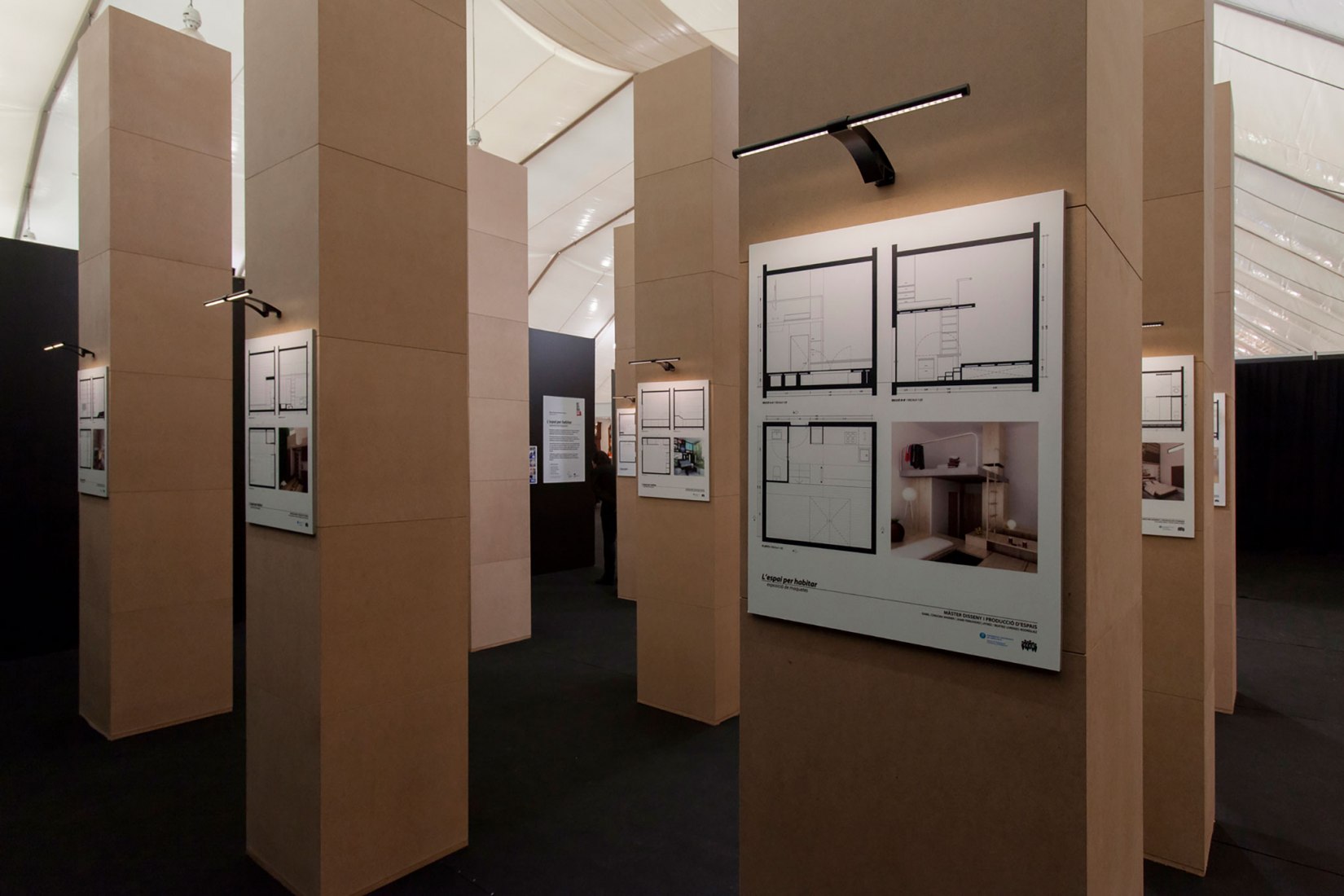 ESPACIO PARA HABITAR - 10 ejemplos de arquitectura efímera para reflexionar sobre el espacio. Fotografía cortesía de MÁSTER UPC Y CCCB
