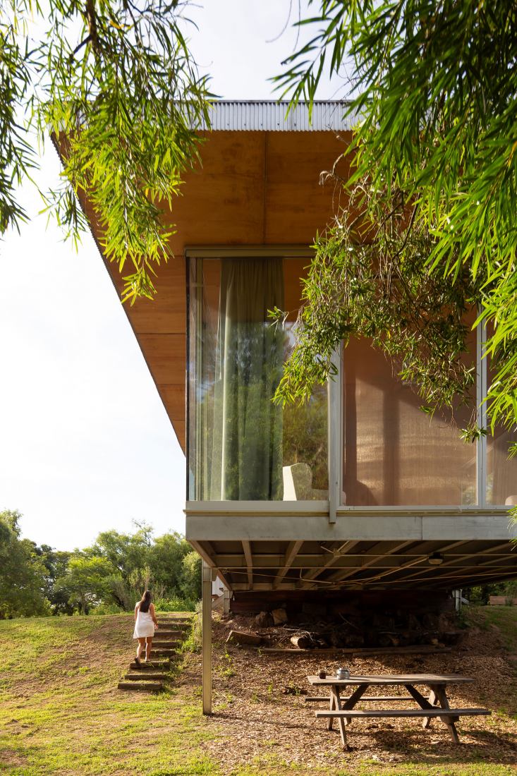 El Abrazo house by Mateo Gagliardo. Photograph by Ramiro Sosa.