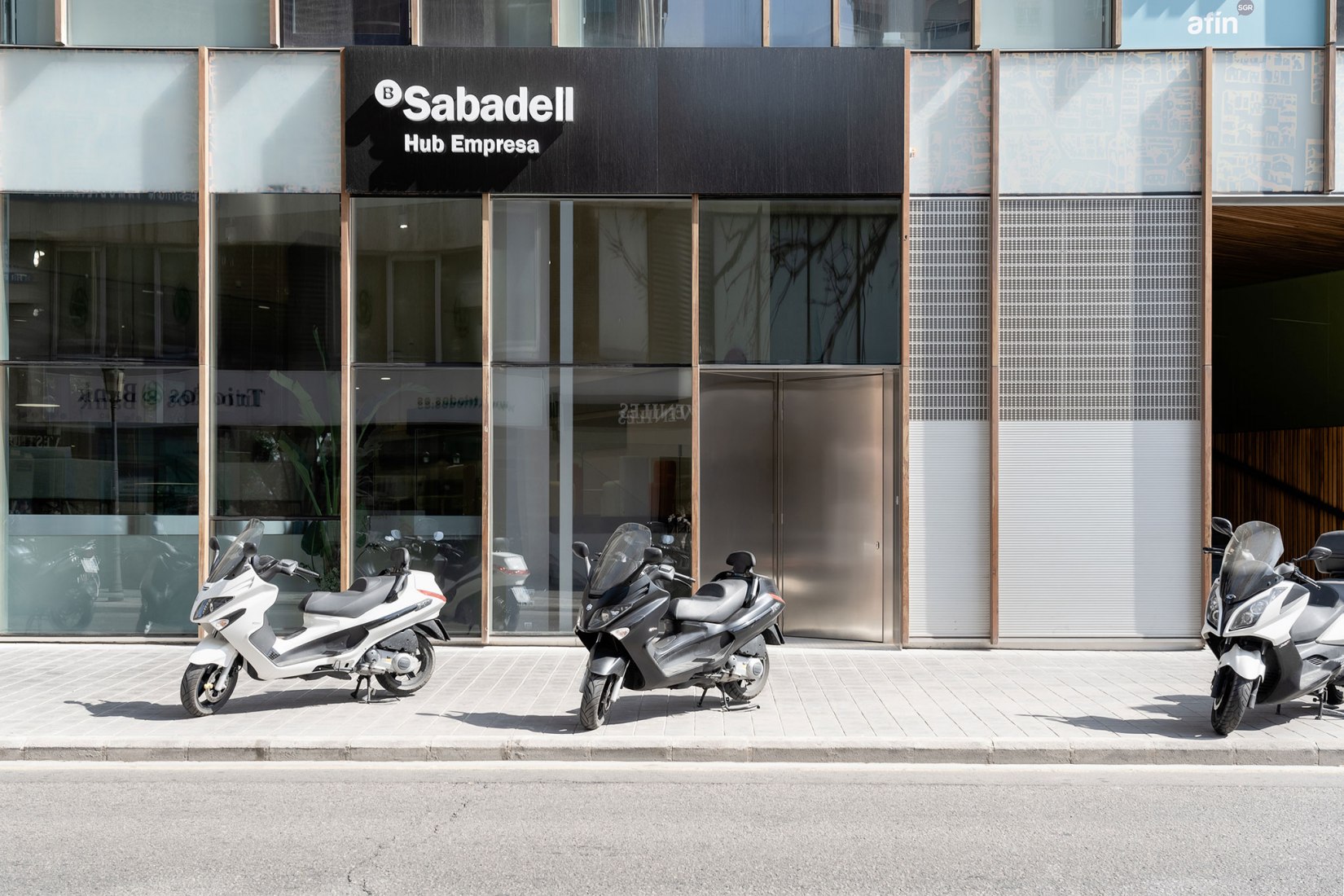 nuevo-banc-sabadell-hub-empresa-por-josep-lluis-mateo-sobre
