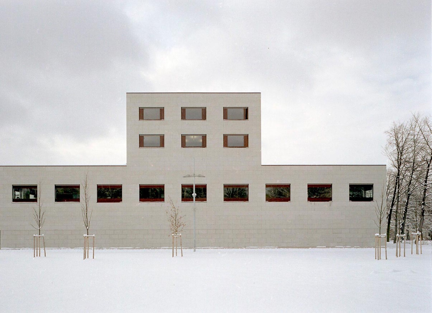 Imagen de la fachada. Nueva sede para el Deutsche Bundesbank por Mateo Arquitectura. Fotografía © Jan Bitter. 