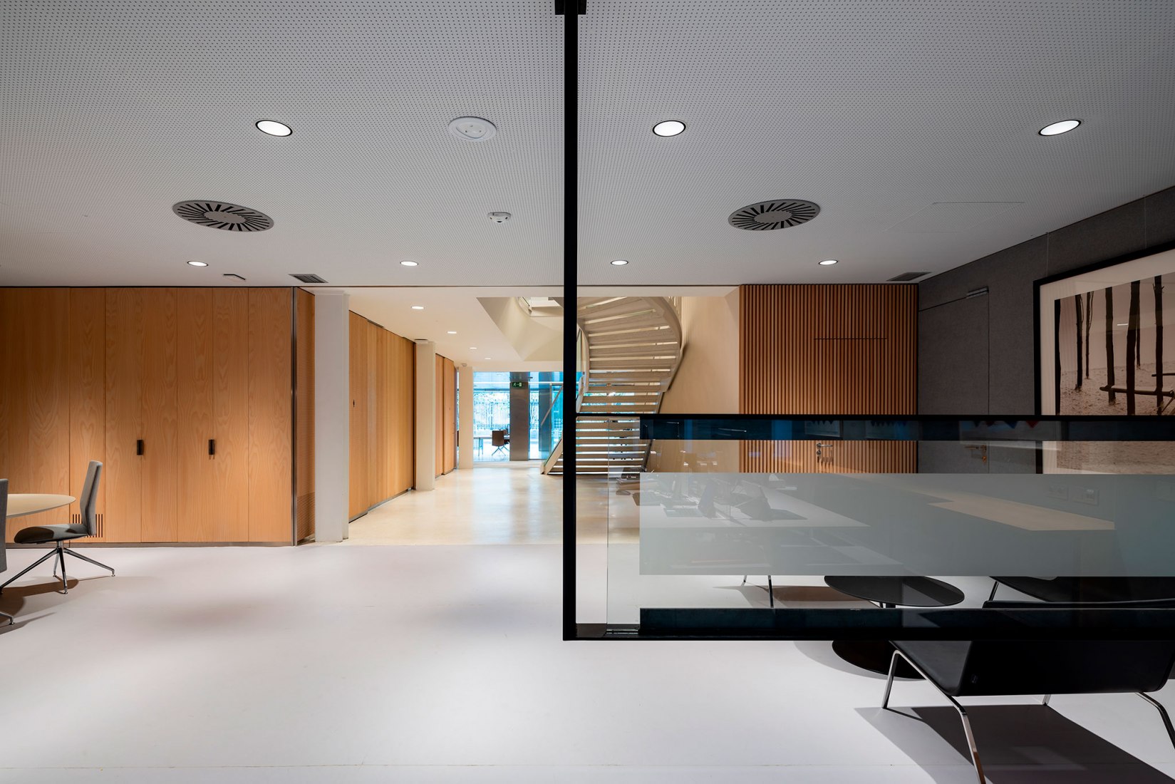 Espacio Banc Sabadell por mateo arquitectura. Fotografía por Pedro Pegenaute.