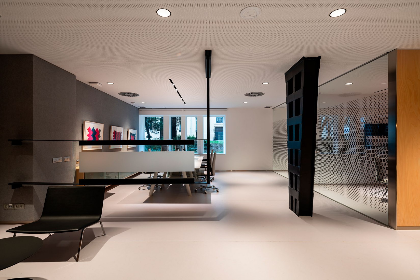 Espacio Banc Sabadell por mateo arquitectura. Fotografía por Pedro Pegenaute.