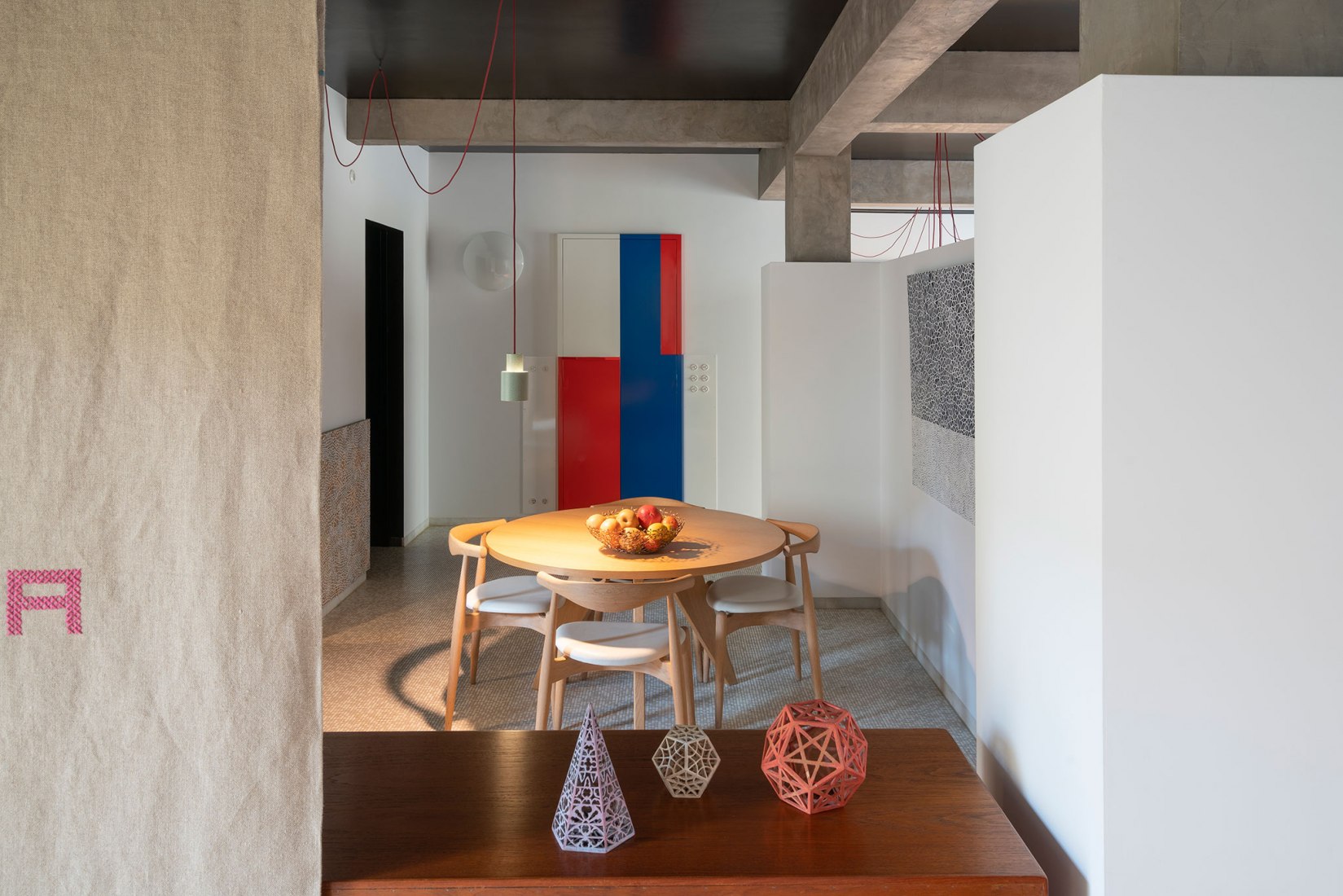 Renovación de un despacho en Madrid por Matilde Peralta del Amo. Fotografía por Luis Asin.