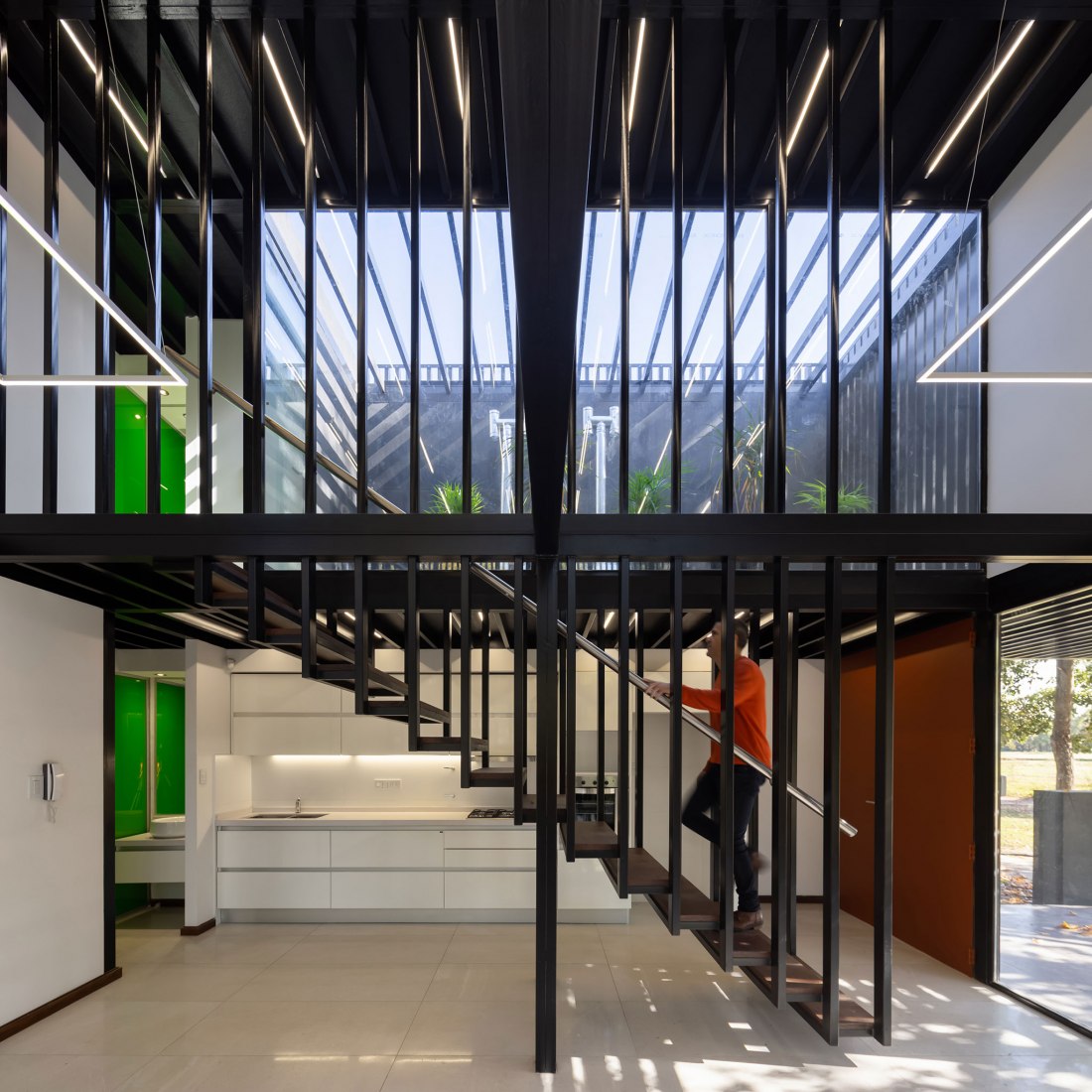 Dos casas metálicas por Mauricio Morra Arquitectos. Fotografía por Ramiro Sosa.