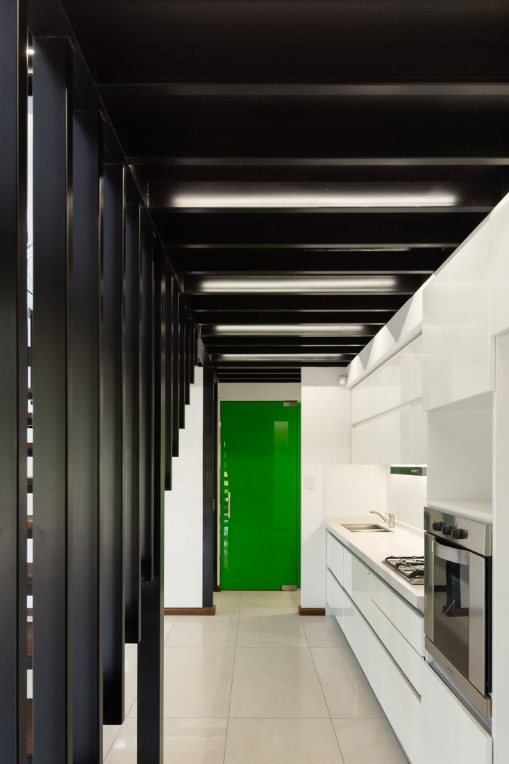 Dos casas metálicas por Mauricio Morra Arquitectos. Fotografía por Ramiro Sosa.
