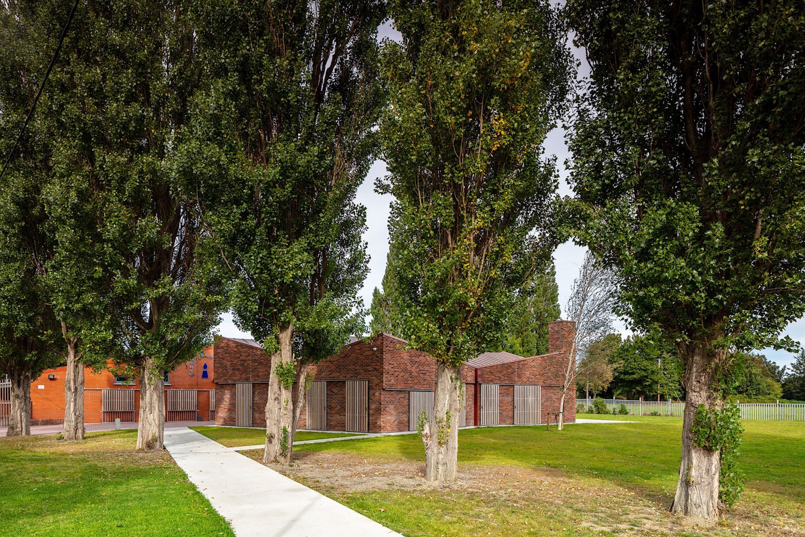 Candle Community por McGarry Ní Éanaigh Architects. Fotografía por Richard Hatch