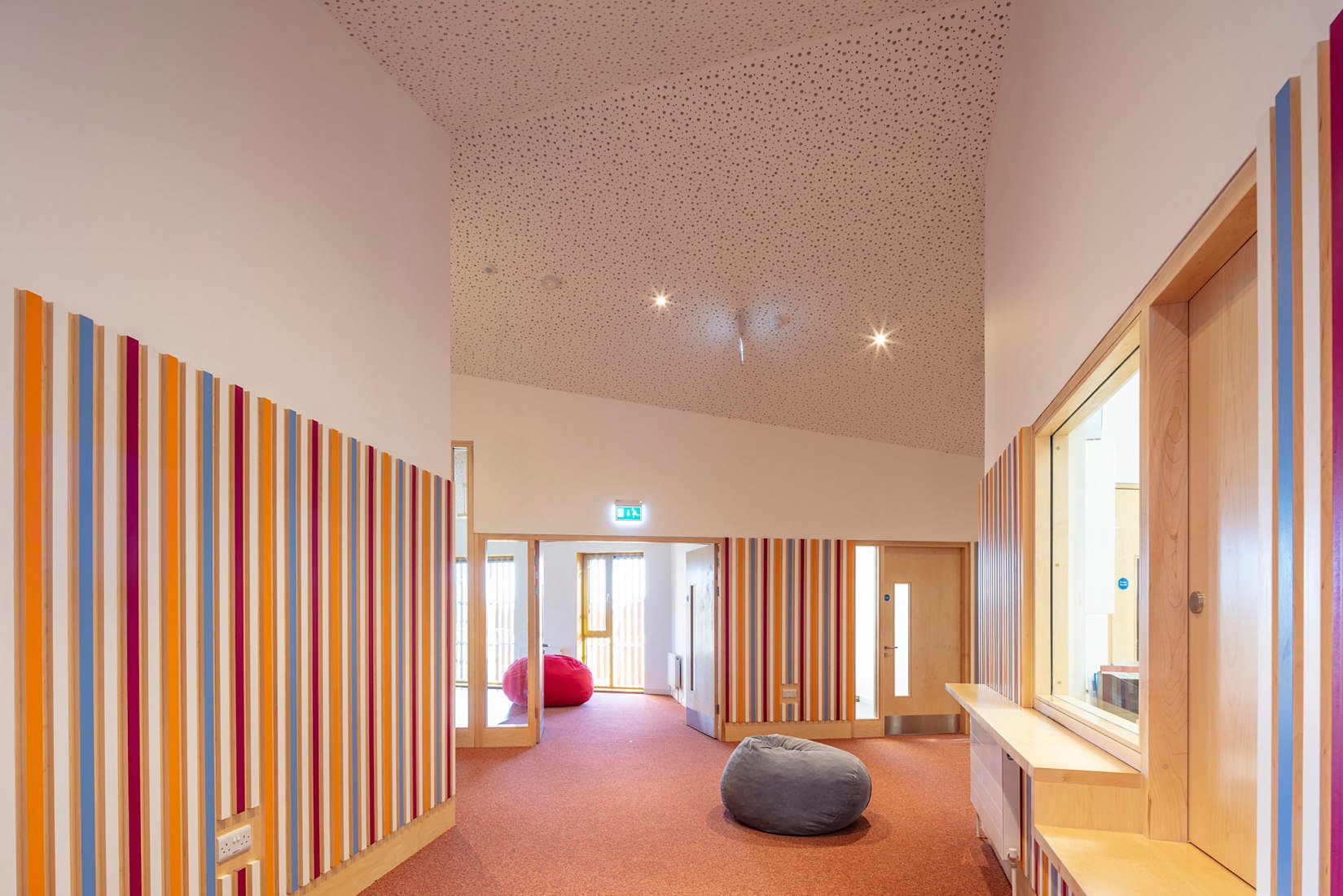 Candle Community por McGarry Ní Éanaigh Architects. Fotografía por Richard Hatch