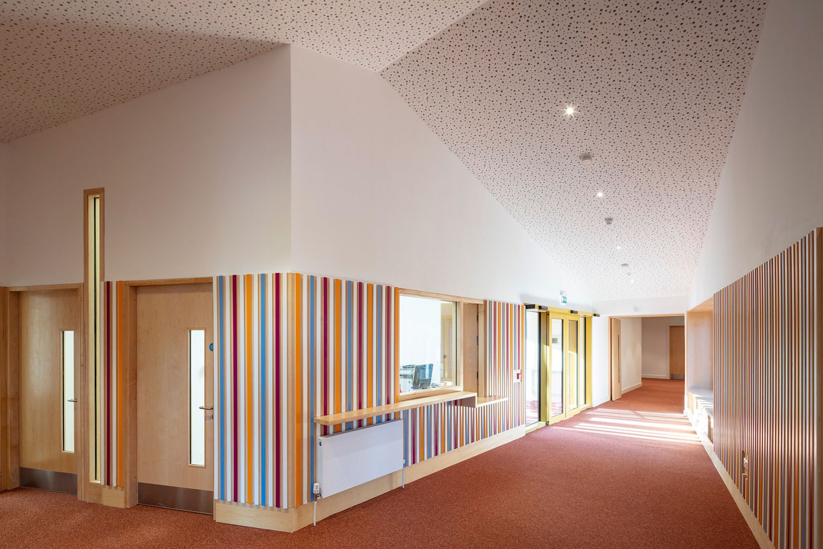 Candle Community por McGarry Ní Éanaigh Architects. Fotografía por Richard Hatch