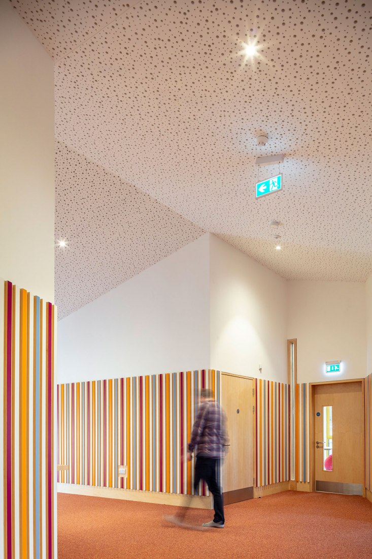 Candle Community por McGarry Ní Éanaigh Architects. Fotografía por Richard Hatch