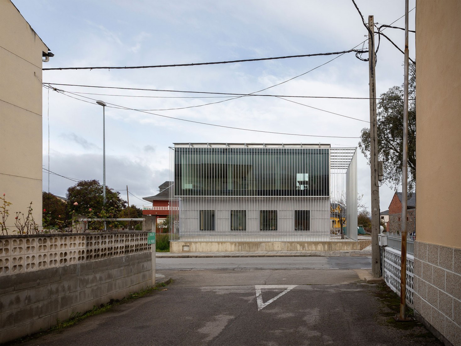 AA308 Offices by MCVR Arquitectos. Photograph by Adrián Capelo Cruz.