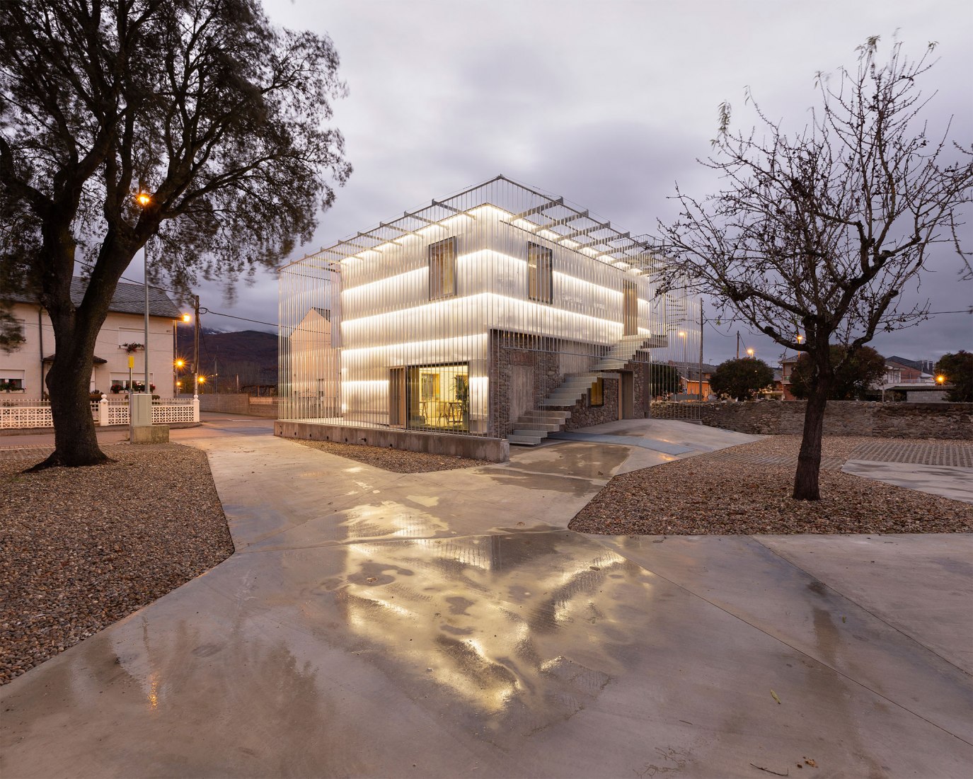 AA308 Offices by MCVR Arquitectos. Photograph by Adrián Capelo Cruz.