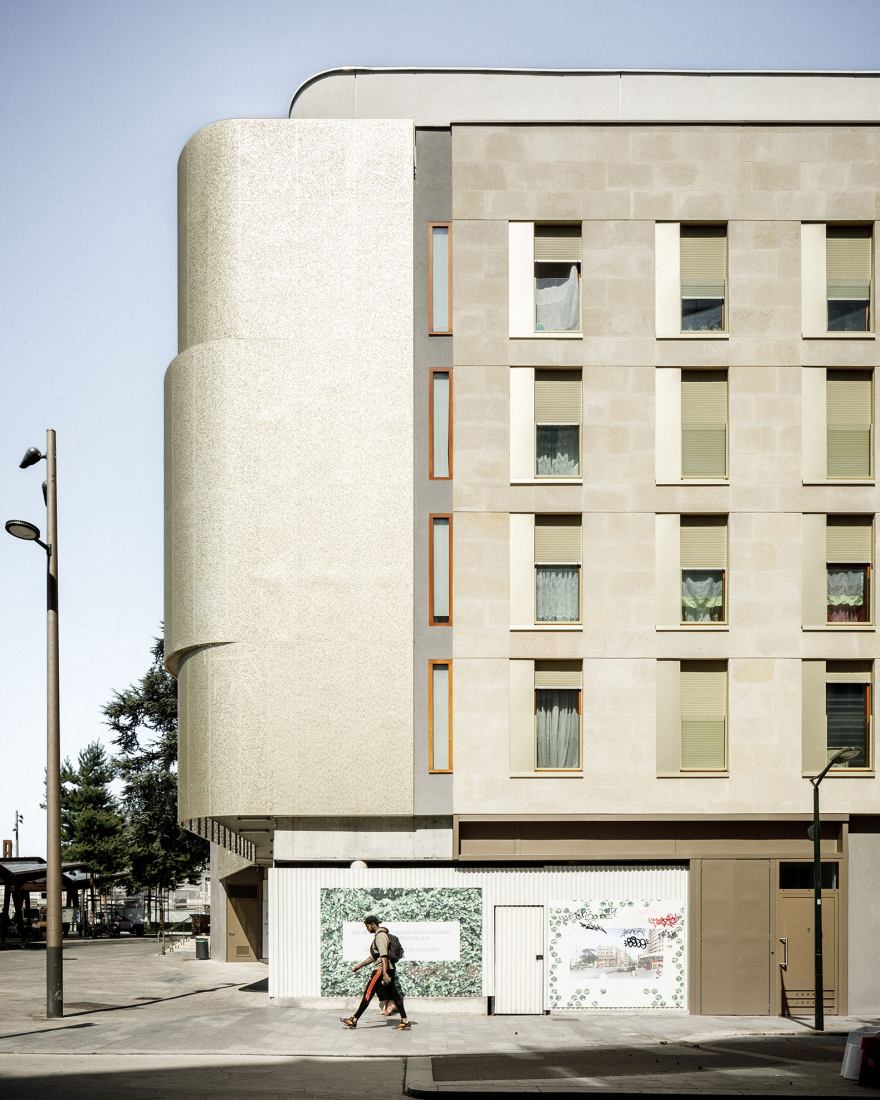 Complejo residencial Bourg-La-Reine por Margot-Duclot Architectes Associés. Fotografía por 11h45.