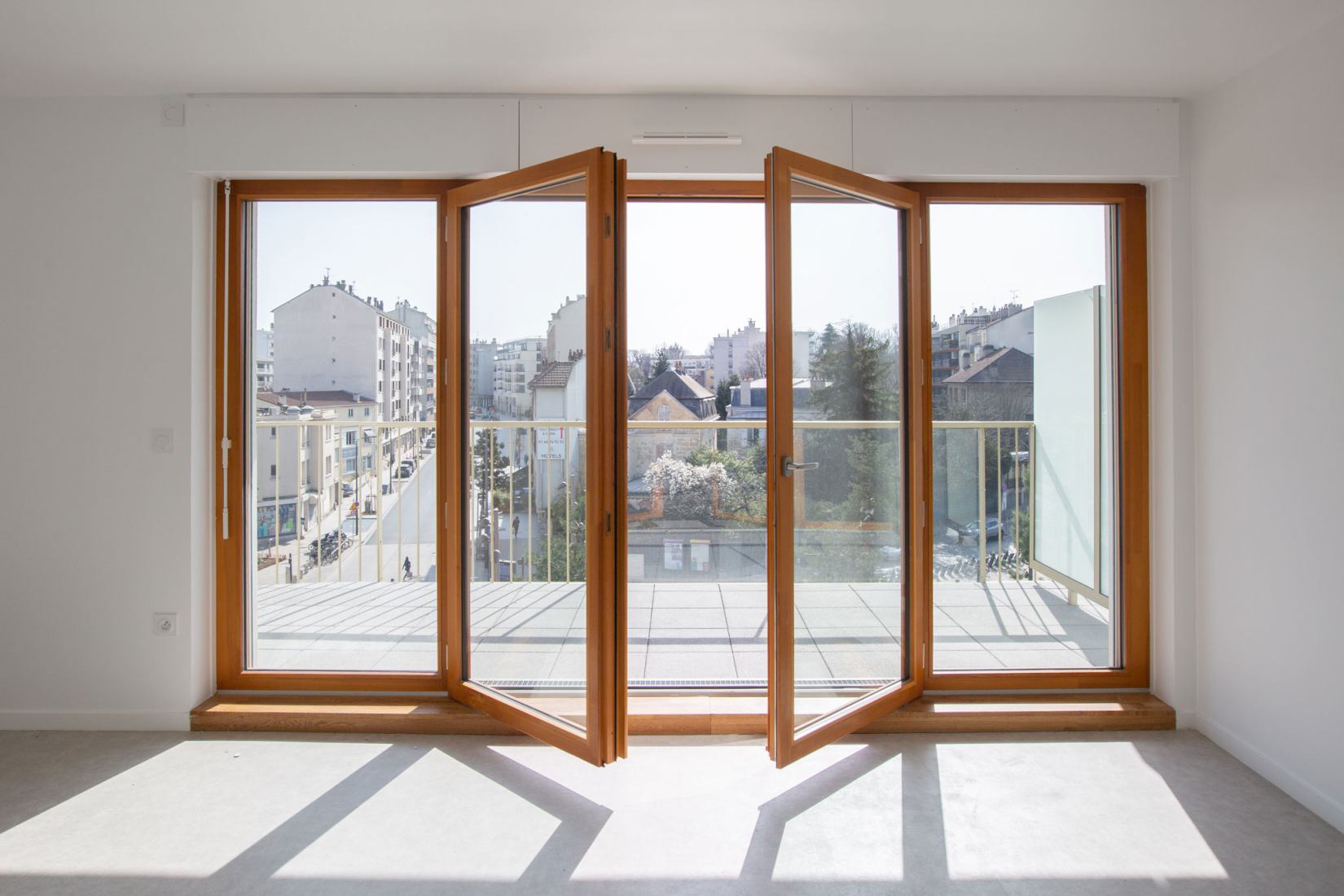 Complejo residencial Bourg-La-Reine por Margot-Duclot Architectes Associés. Fotografía por Charlotte Bommelaer.
