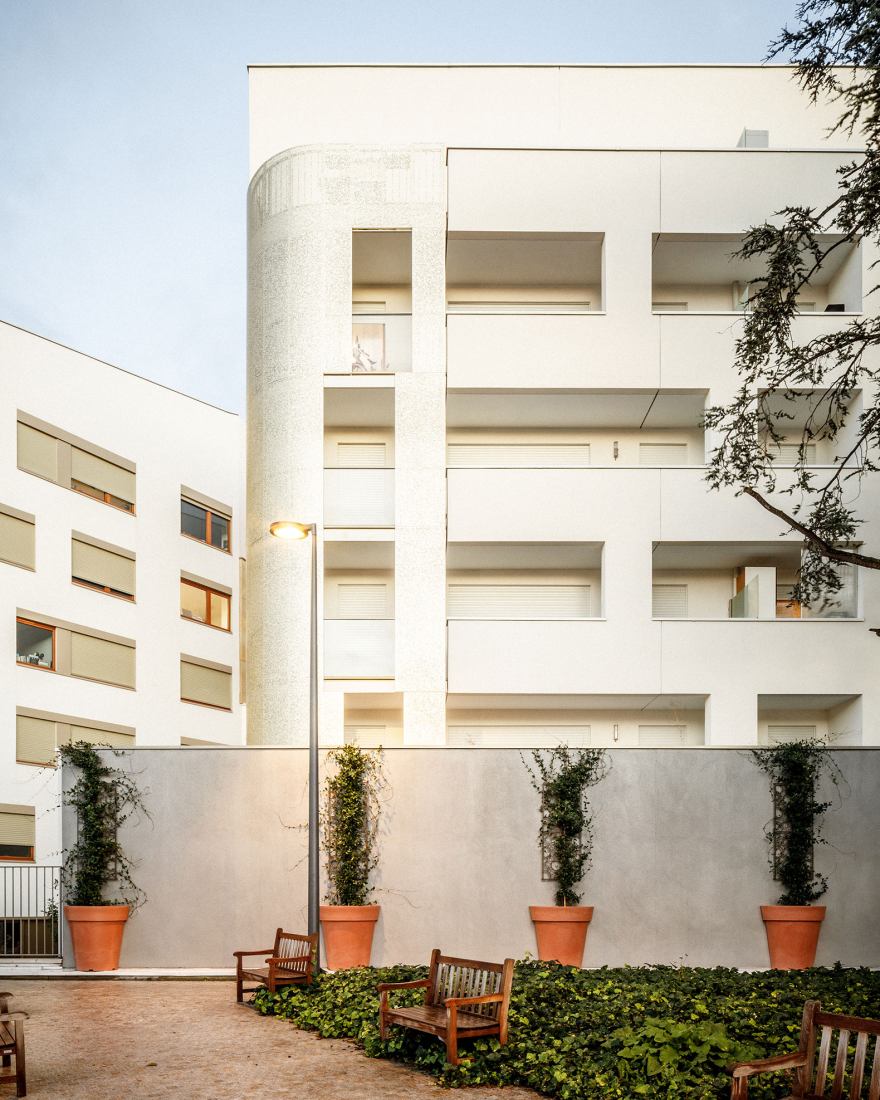 Complejo residencial Bourg-La-Reine por Margot-Duclot Architectes Associés. Fotografía por 11h45.