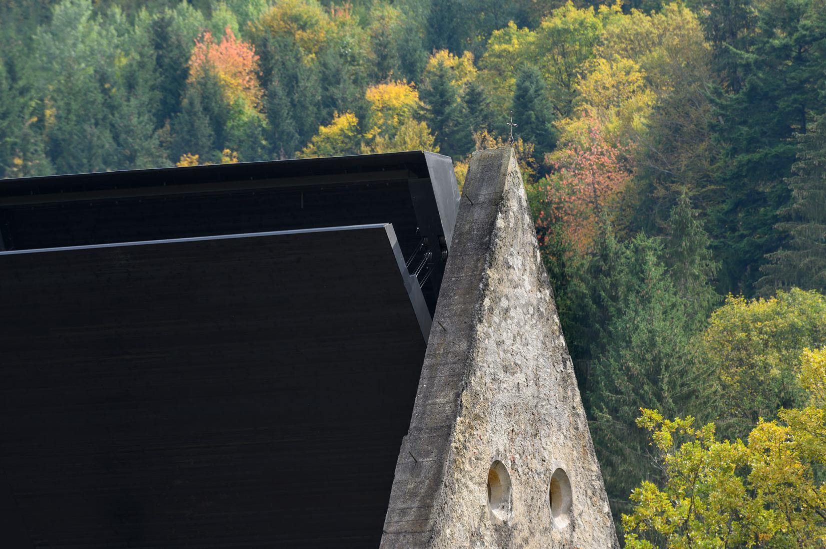 Covering the remains of the Church of St. John the Baptist in the Žiče Charterhouse by Medprostor. Photograph by Miran Kambič.