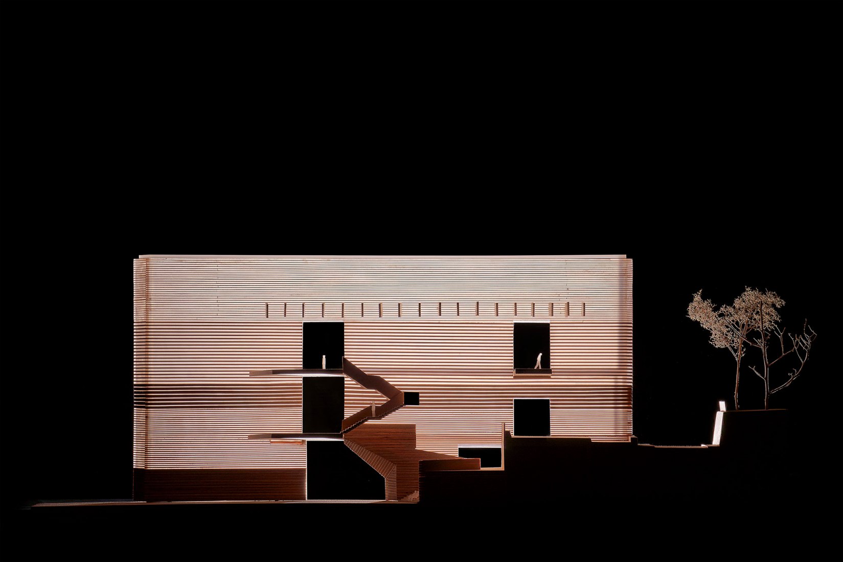 Maqueta, sección acceso. Museo de Prehistoria y Arqueología de Cantabria (MUPAC) por Mendoza Partida. Imagenes Gobierno de Cantabria