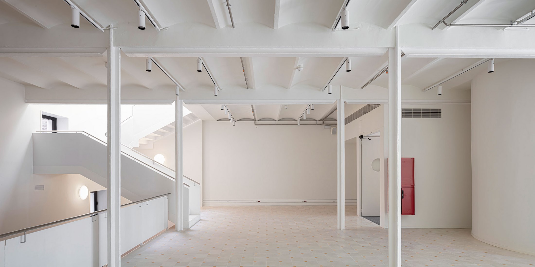 Renovation of the Gavà Cooperators Union by Meritxell Inaraja. Photograph by Adrià Goula.