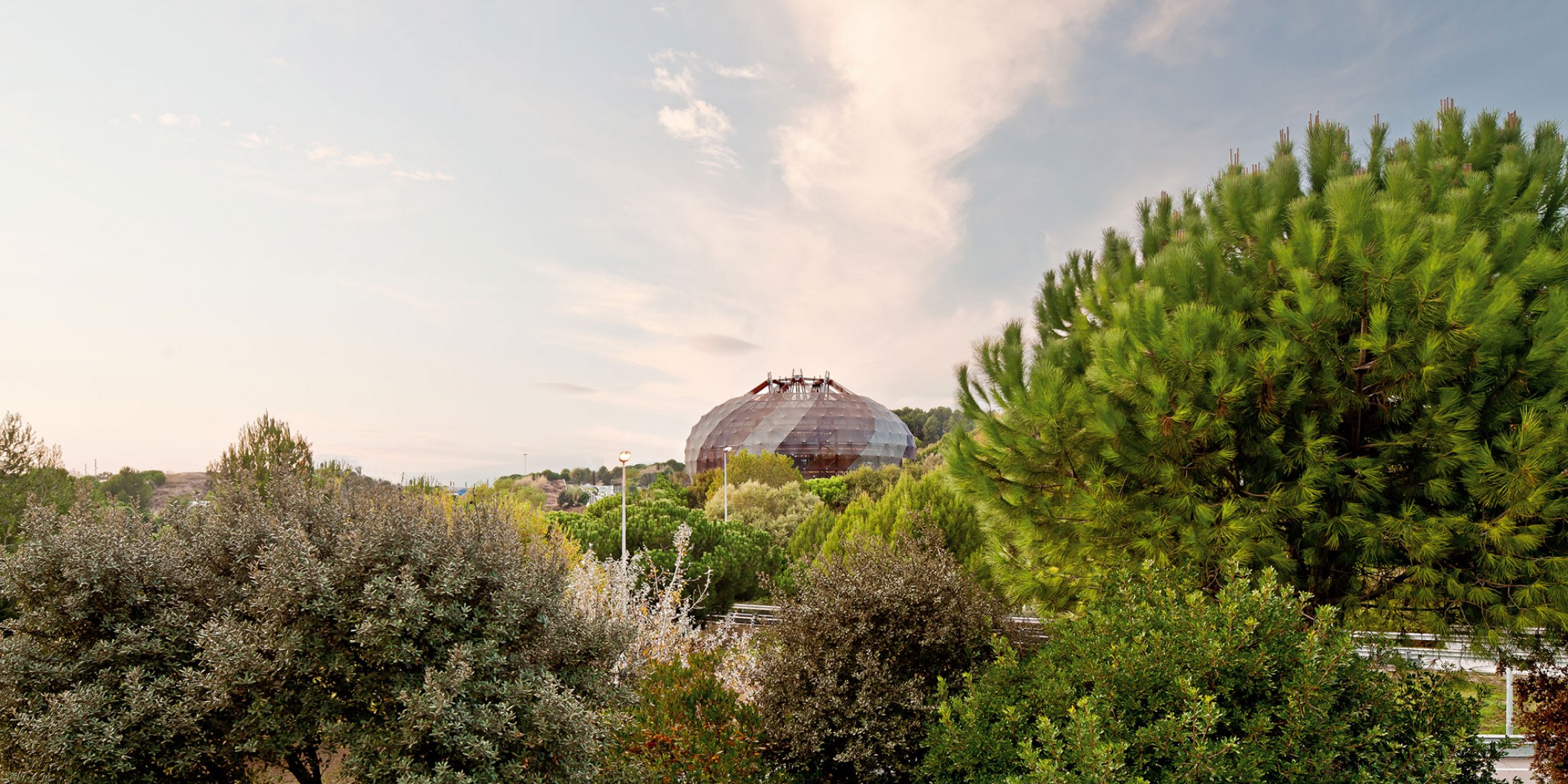 “Il Cielo” (The Sky) iGuzzini headquarters by Josep Mias. Photograph by Adrià Goula