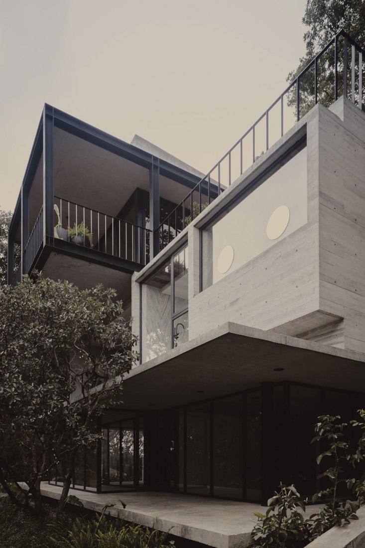 Casa AYG por Miguel de la Torre. Fotografía por Zaickz Moz.