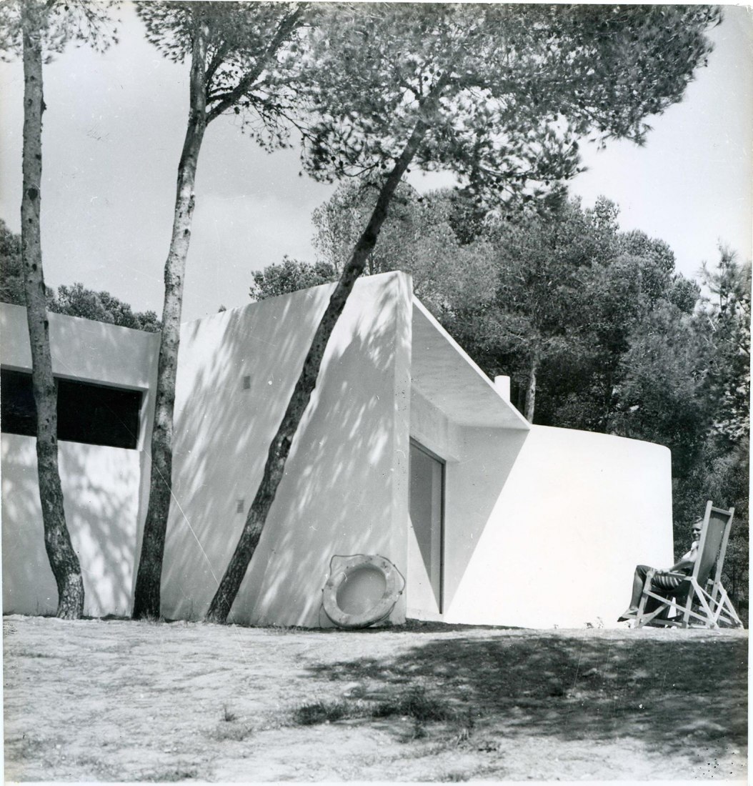 1961. Casa Fisac. Costa de los Pinos (Mallorca). "Miguel Fisac. Fotografías".