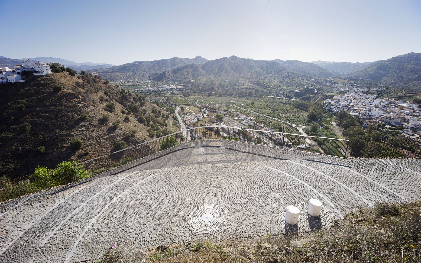 vista-de-lora-mirador-360-por-waterscales-arquitectos-sobre