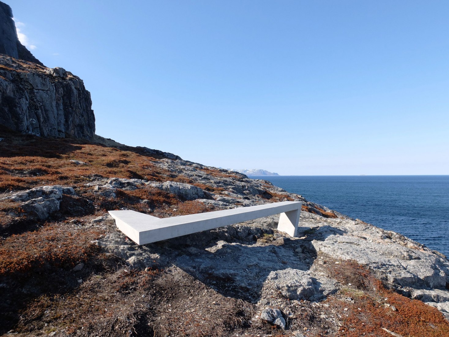 Bench. Bukkekjerka by MORFEUS arkitekter. Image courtesy of MORFEUS arkitekter