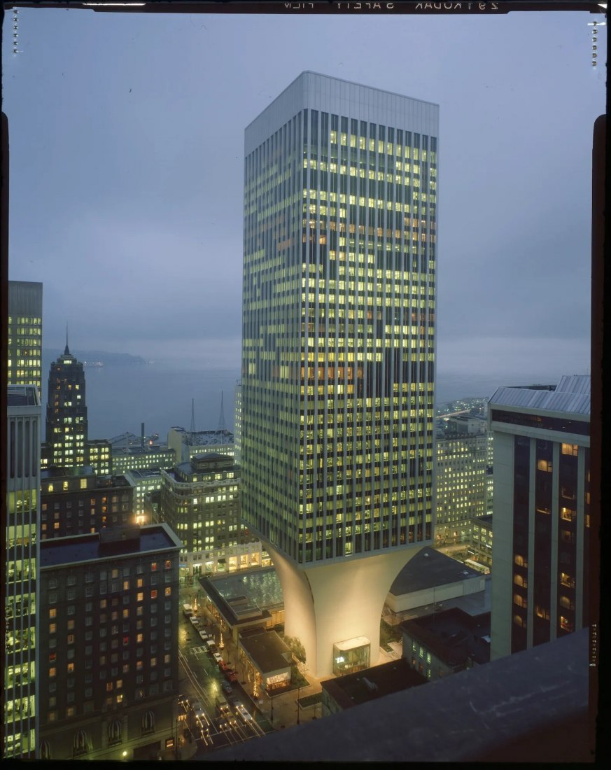Minoru Yamasaki & Associates, Rainier Bank Tower (Seattle, 1972-1977). Fotografía, Biblioteca del Congreso 