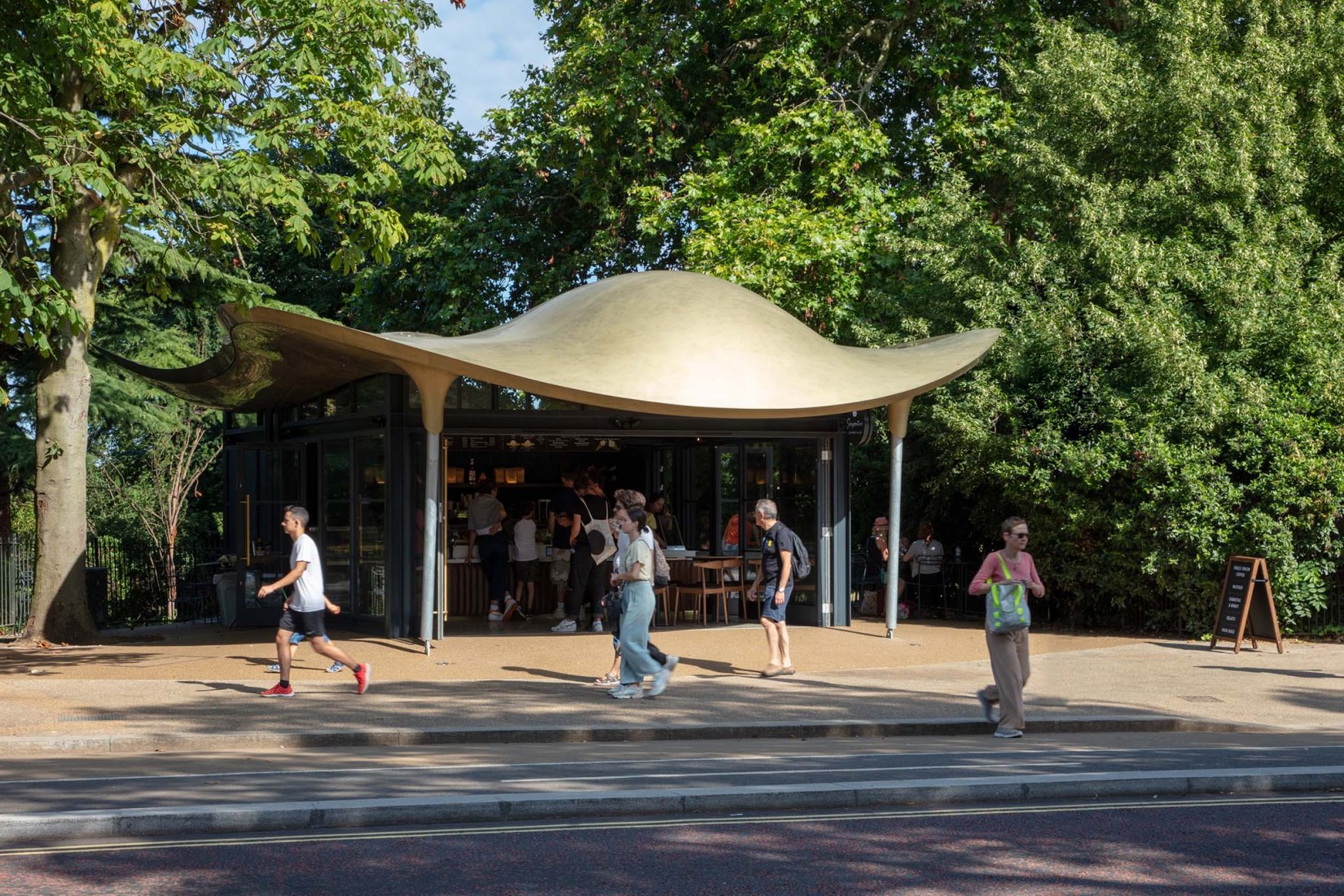 The Serpentine Coffee House. Royal Parks Fleet by Mizzi Studio. Photograph by Luke Hayes.