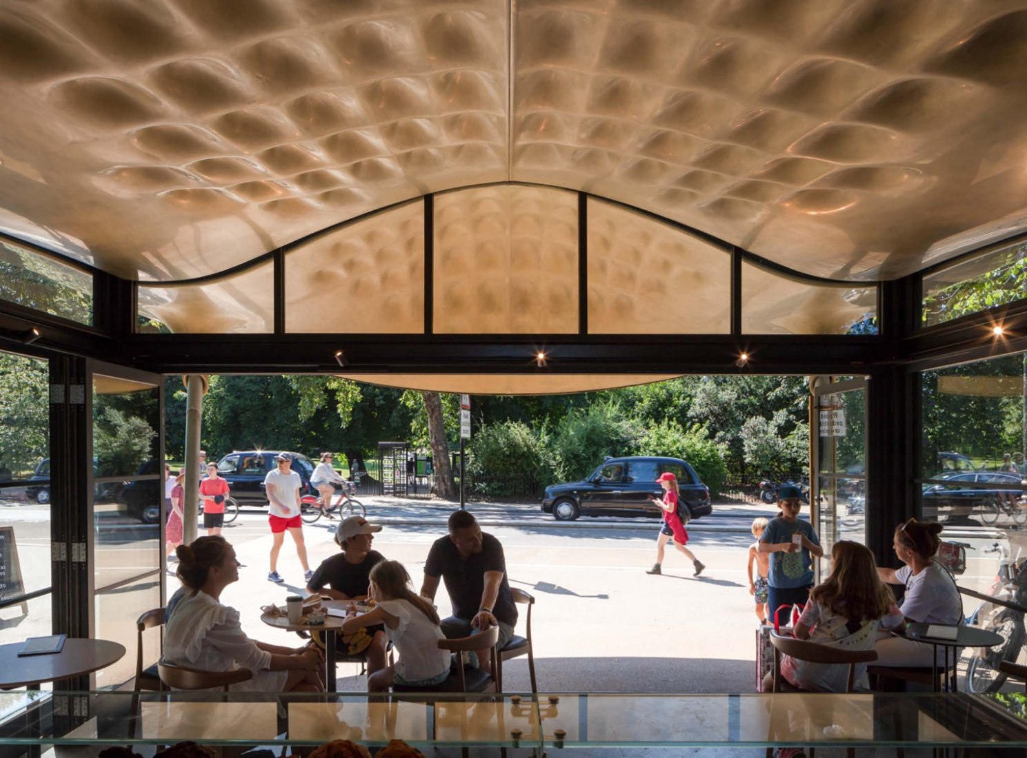 The Serpentine Coffee House. Royal Parks Fleet by Mizzi Studio. Photograph by Luke Hayes.