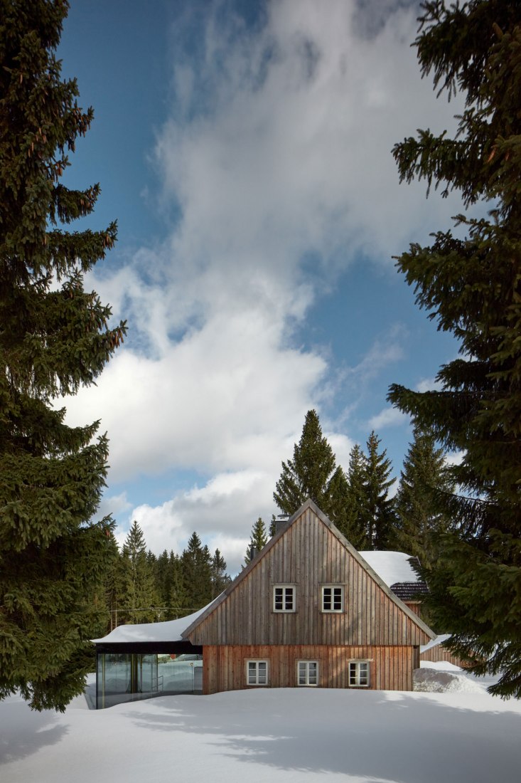 The Glass Cabin by Mjölk architekti. Photograph by BoysPlayNice.