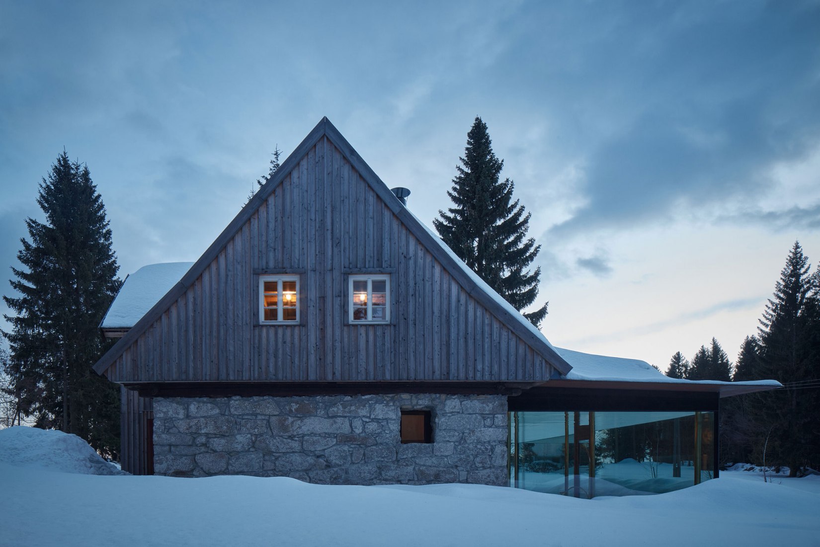 The Glass Cabin by Mjölk architekti. Photograph by BoysPlayNice.