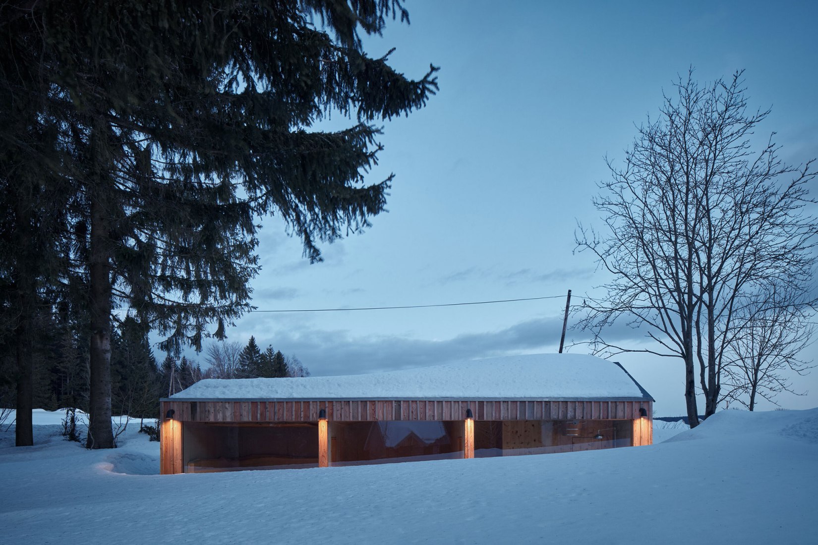 The Glass Cabin by Mjölk architekti. Photograph by BoysPlayNice.