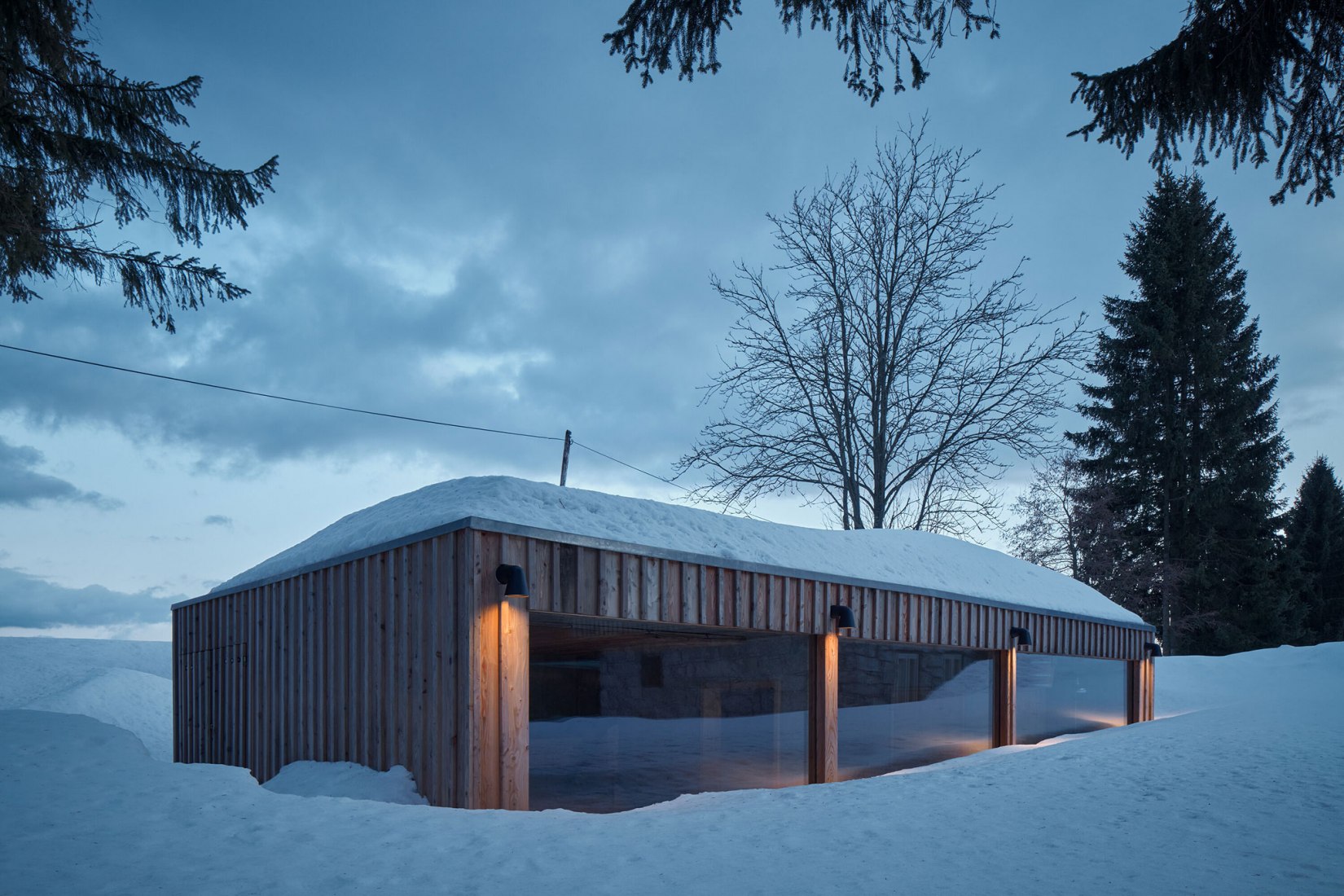 The Glass Cabin by Mjölk architekti. Photograph by BoysPlayNice.