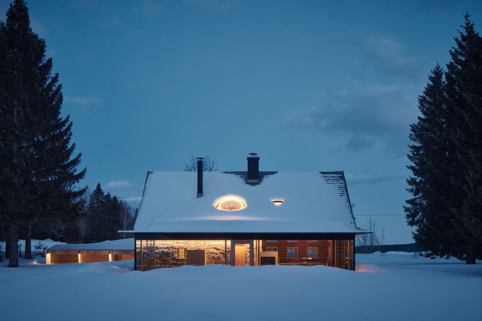The Glass Cabin by Mjölk architekti. Photograph by BoysPlayNice.