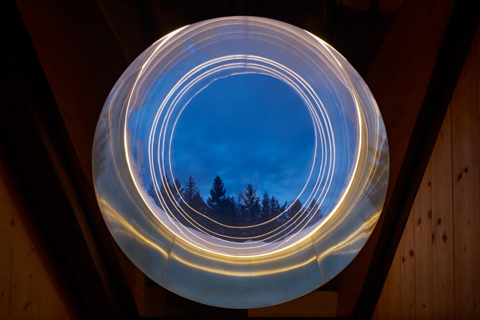 The Glass Cabin by Mjölk architekti. Photograph by BoysPlayNice.