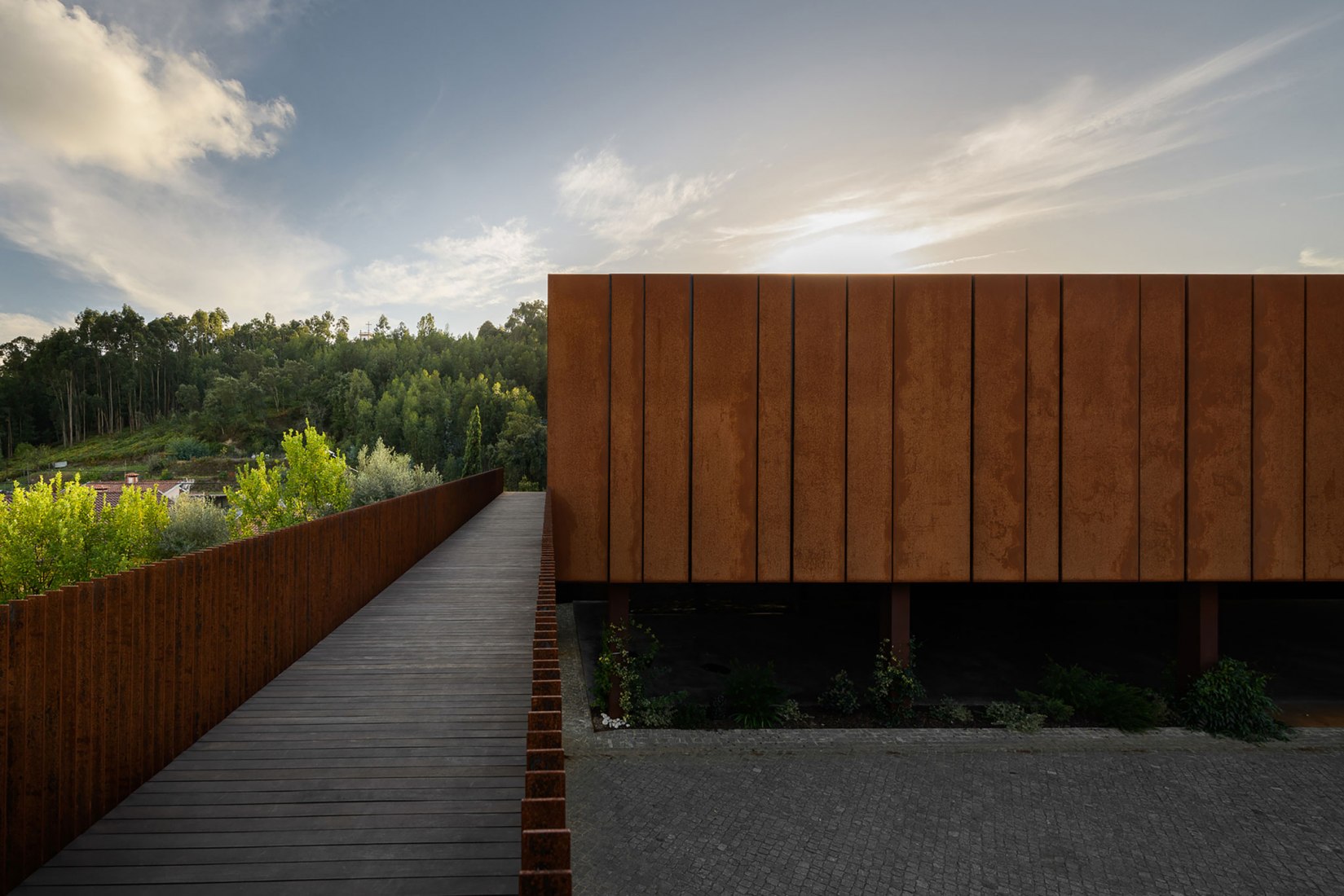 Centro Cultural Suspended Matter Box por MMV Arquitectos. Fotografía por Ricardo Oliveira Alves