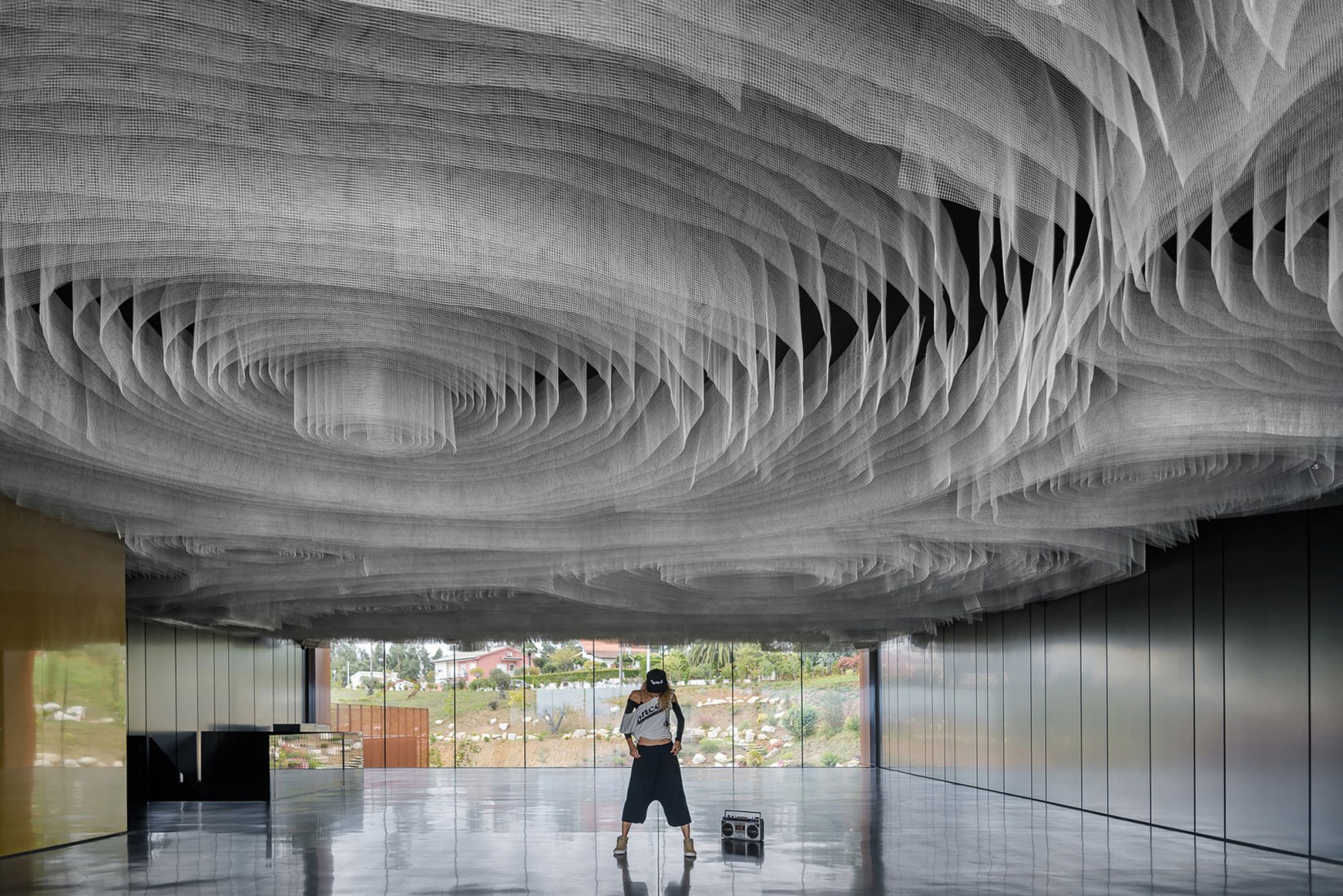Centro Cultural Suspended Matter Box por MMV Arquitectos. Fotografía por Ricardo Oliveira Alves