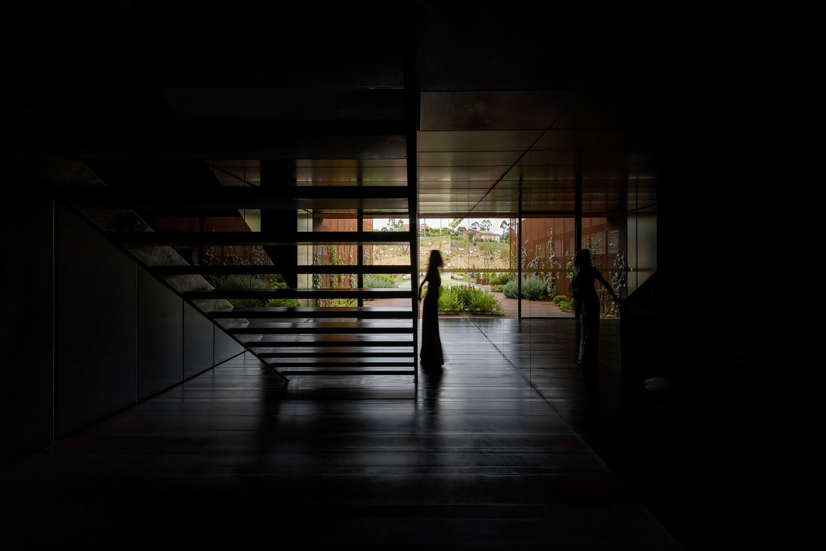 Centro Cultural Suspended Matter Box por MMV Arquitectos. Fotografía por Ricardo Oliveira Alves