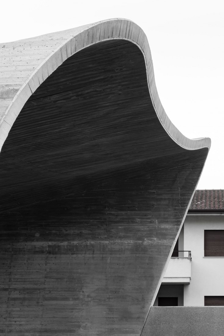Unión central de la carretera de circunvalación Bressanone-Varna por MoDusArchitects. Fotografía por Gustav Willeit