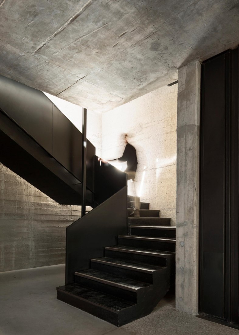 New College of Architects of Córdoba headquarters by Adolfo Mondejar, Pablo Mondejar, Dolores Gómez Macedo Arquitectos. Photograph by Federico Cairoli