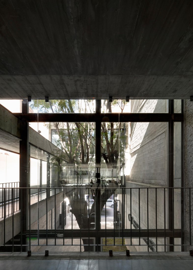 New College of Architects of Córdoba headquarters by Adolfo Mondejar, Pablo Mondejar, Dolores Gómez Macedo Arquitectos. Photograph by Federico Cairoli