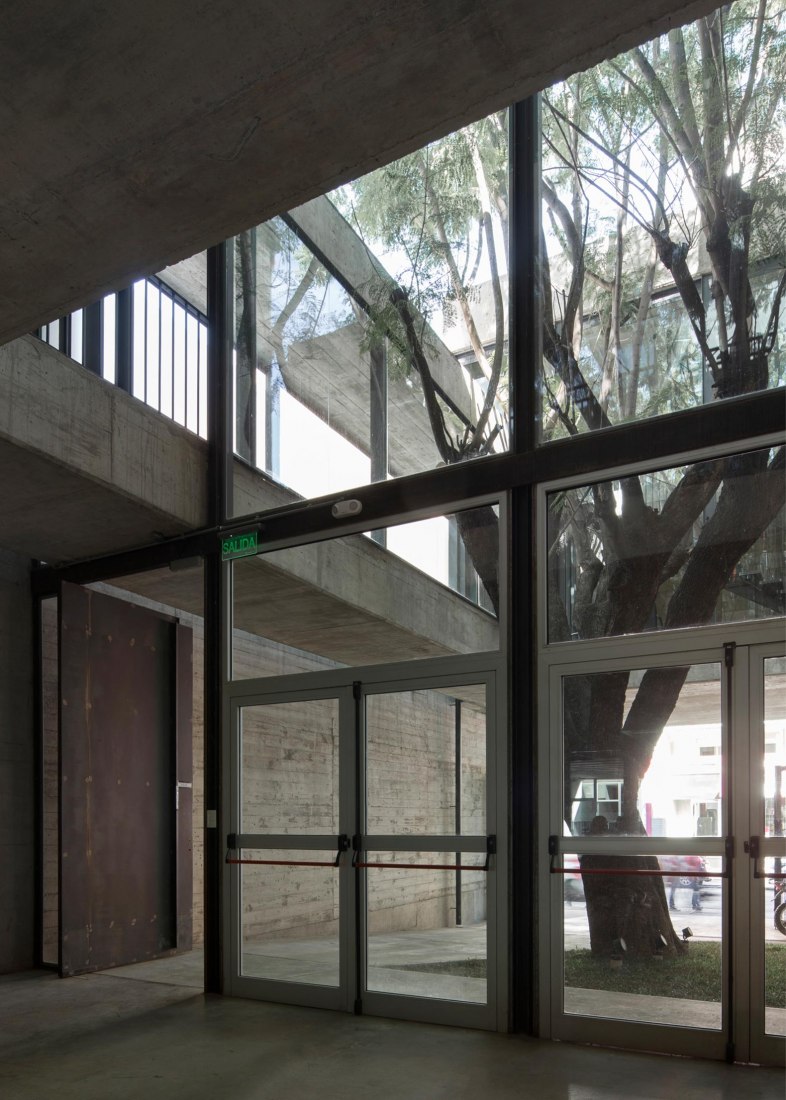 New College of Architects of Córdoba headquarters by Adolfo Mondejar, Pablo Mondejar, Dolores Gómez Macedo Arquitectos. Photograph by Federico Cairoli