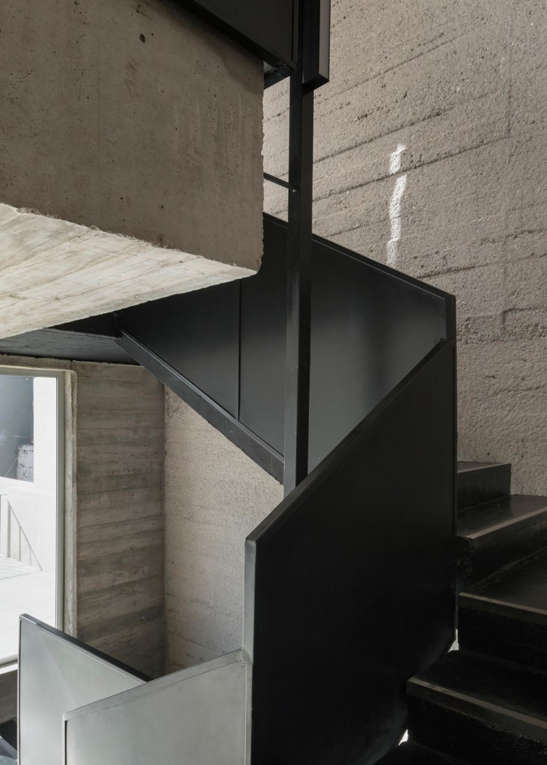 New College of Architects of Córdoba headquarters by Adolfo Mondejar, Pablo Mondejar, Dolores Gómez Macedo Arquitectos. Photograph by Federico Cairoli